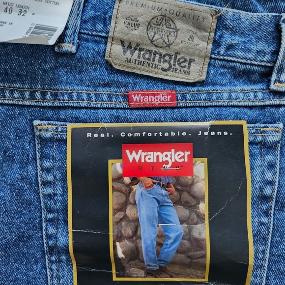 Wrangler Relaxed Fit Blue Jeans - Picture 6 of 6